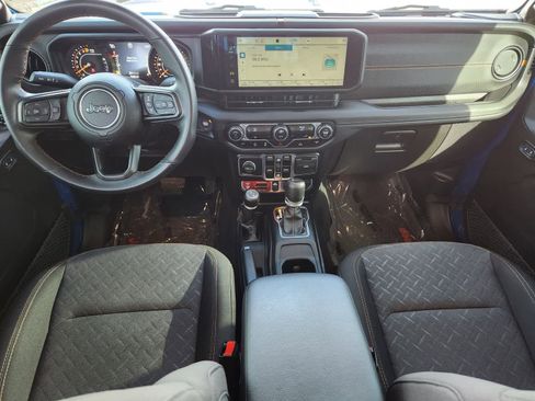 Used 2024 Jeep Gladiator Mojave image 28