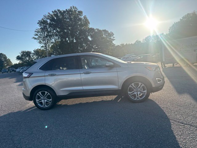 Used 2018 Ford Edge Titanium w/ Technology Package FWD image 13