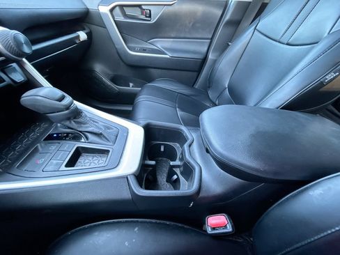 Certified 2024 Toyota RAV4 LE FWD image 25
