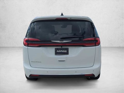 New 2026 Chrysler Pacifica Select FWD image 7