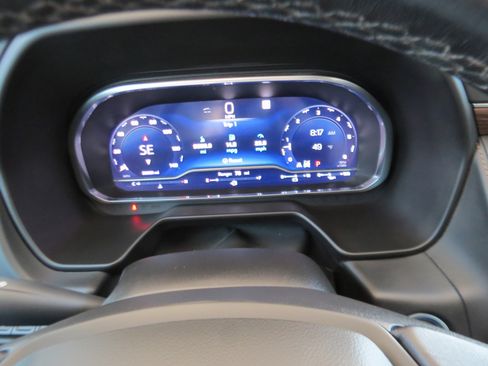 Used 2022 Chevrolet Suburban High Country image 22