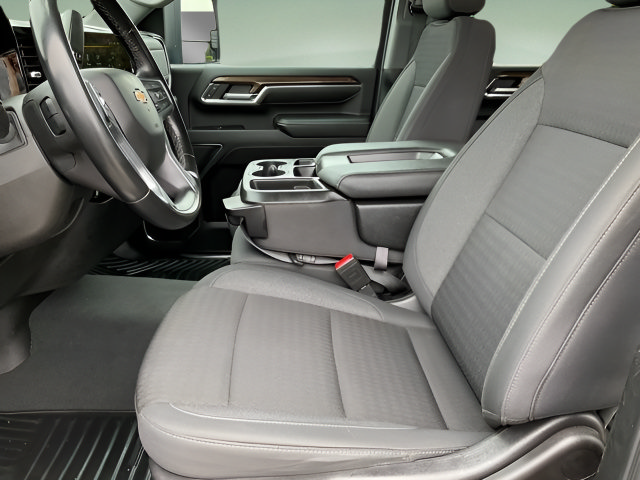 Used 2024 Chevrolet Silverado 2500 LT AWD/4WD image 5