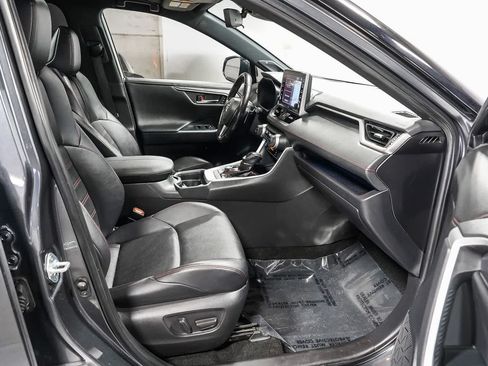 Certified 2021 Toyota RAV4 XSE w/ Premium Package AWD/4WD image 18