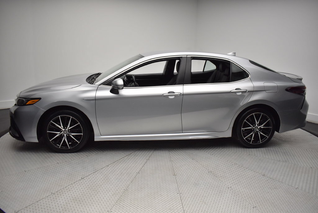 Certified 2023 Toyota Camry SE FWD image 8
