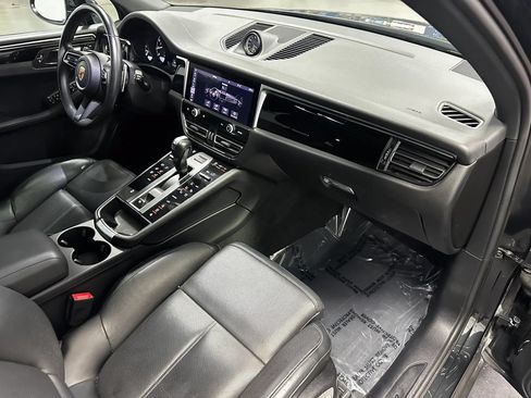 Used 2023 Porsche Macan Turbo AWD/4WD image 22