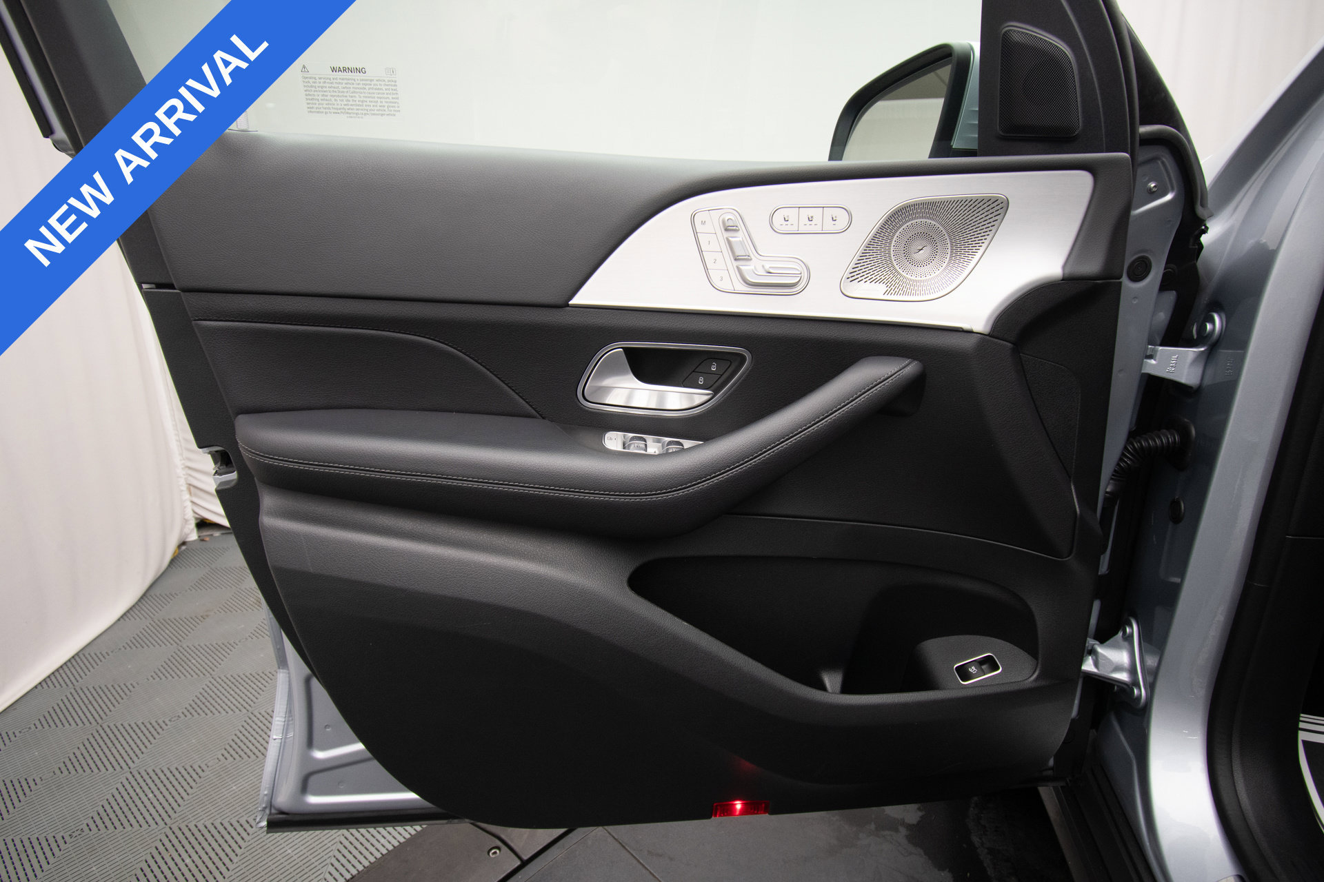 Used 2025 Mercedes-Benz GLS 450 4MATIC image 23