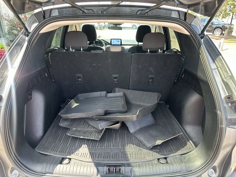 Used 2021 Ford Escape SE w/ Cold Weather Package FWD image 14