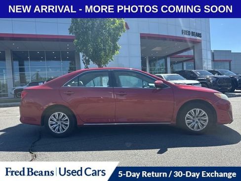 Used 2014 Toyota Camry LE FWD image 2
