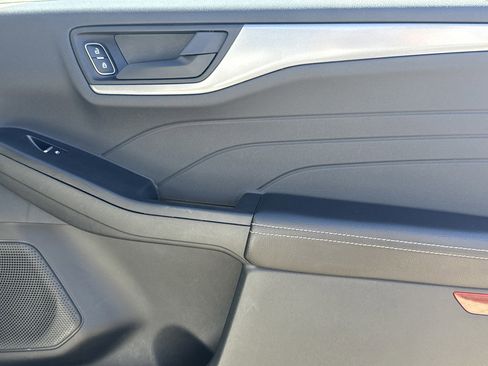 Used 2025 Ford Escape Active image 30