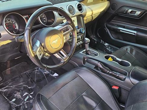 Used 2019 Ford Mustang Premium image 10