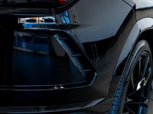 Used 2021 Lamborghini Urus image 31