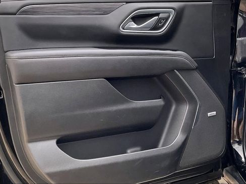 Used 2022 GMC Yukon SLT w/ SLT Luxury Package image 22