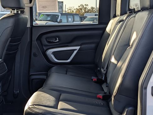 Used 2019 Nissan Titan SL w/ Texas Titan Edition image 18