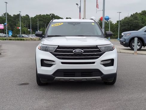 Used 2021 Ford Explorer XLT w/ Equipment Group 202A AWD/4WD image 10
