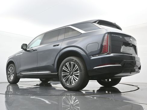 New 2026 Cadillac Escalade IQ Luxury 1 w/ LPO, Floor Liner Package image 17