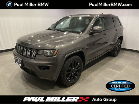 Used 2019 Jeep Grand Cherokee Altitude image 1