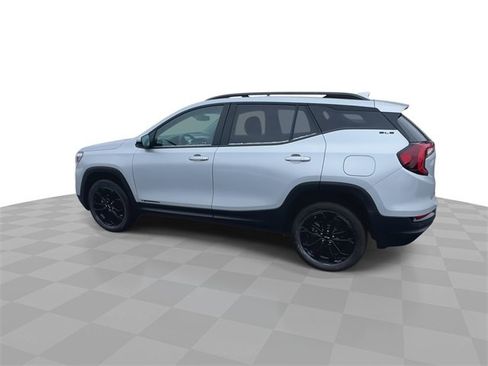 Used 2022 GMC Terrain SLE w/ Driver Convenience Package image 6