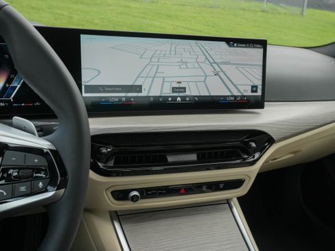 Used 2025 BMW 330i Sedan RWD image 21