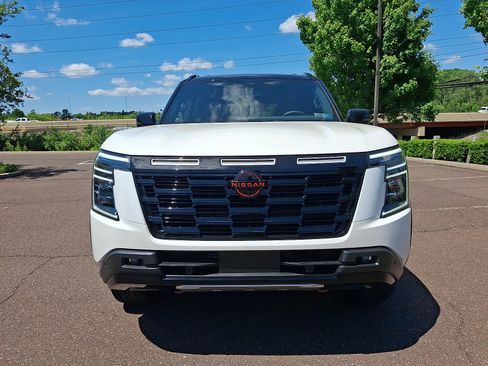 Used 2026 Nissan Armada PRO-4X w/ Captain's Chari Seat Package AWD/4WD image 2