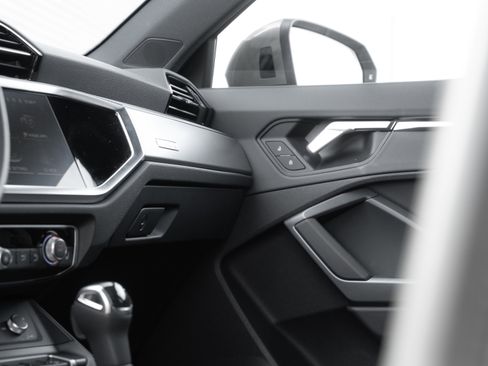 Certified 2025 Audi Q3 2.0T Premium w/ Convenience Package image 15