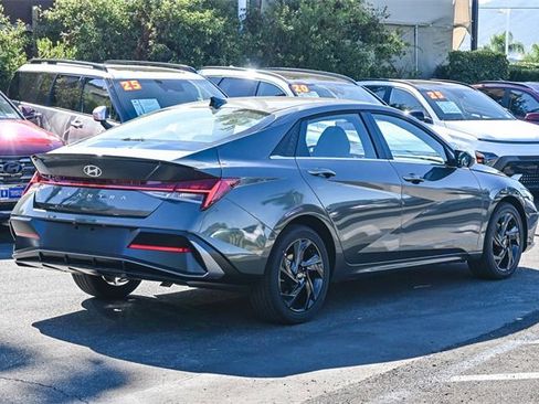 New 2026 Hyundai Elantra SEL Sport image 4