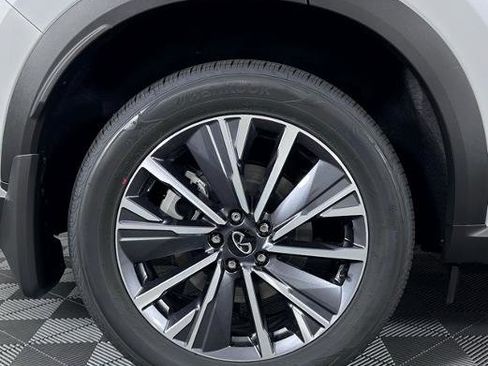 Certified 2026 INFINITI QX60 Luxe w/ Family Package image 10