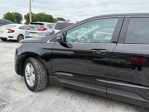 Used 2017 Ford Edge SEL w/ Equipment Group 201A AWD/4WD image 17