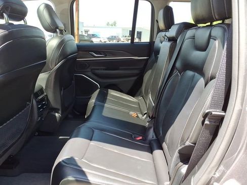 Used 2022 Jeep Grand Cherokee Limited AWD/4WD image 14
