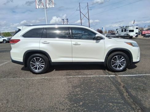 Used 2019 Toyota Highlander XLE image 11