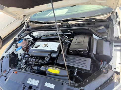 Used 2012 Volkswagen Jetta GLI Autobahn FWD image 40