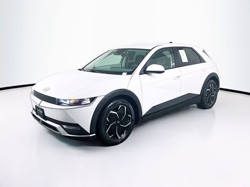 Used 2024 Hyundai Ioniq 5 SE RWD image 3