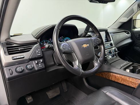 Used 2019 Chevrolet Suburban Premier AWD/4WD image 16