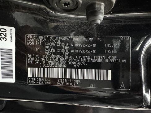 Used 2018 Toyota Sienna XLE image 30