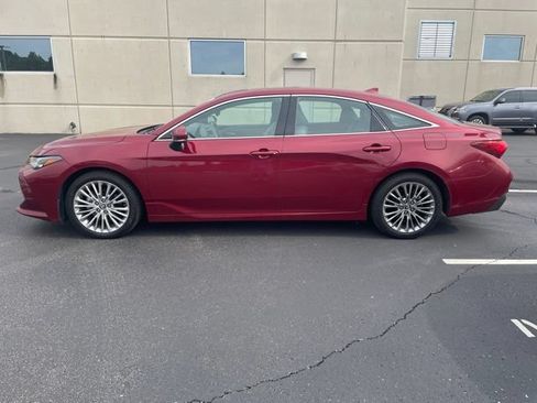 Used 2019 Toyota Avalon Limited w/ Advanced Safety Package FWD image 3