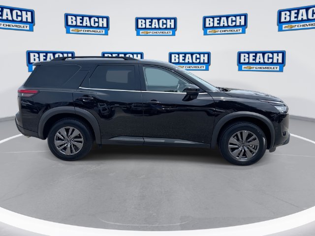Used 2025 Nissan Pathfinder SV FWD image 9