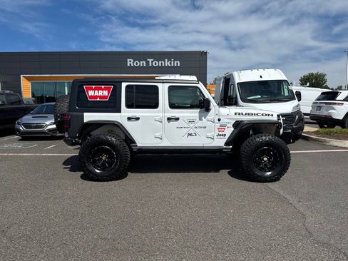 Used 2018 Jeep Wrangler Unlimited Rubicon AWD/4WD image 12