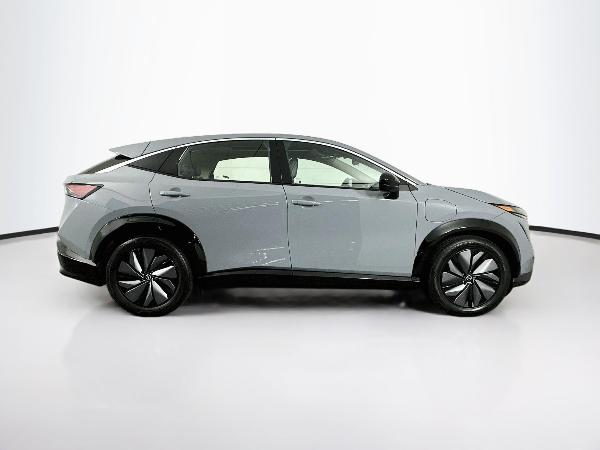 Used 2023 Nissan Ariya FWD image 10