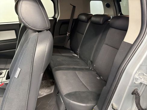 Used 2007 Toyota FJ Cruiser 4WD image 22