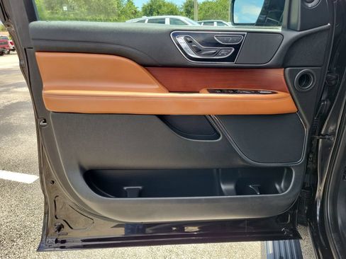 Certified 2020 Lincoln Navigator Reserve w/ Equipment Group 201A Reserve AWD/4WD image 17