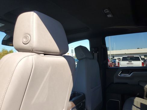 New 2026 GMC Sierra 1500 SLT w/ SLT Premium Plus Package image 9