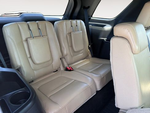 Used 2016 Ford Explorer XLT w/ Equipment Group 202A FWD image 19