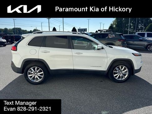 Used 2016 Jeep Cherokee Limited AWD/4WD image 8