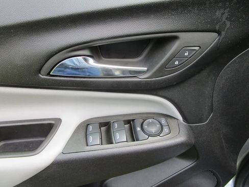 Used 2023 Chevrolet Equinox LS w/ LS Convenience Package FWD image 21
