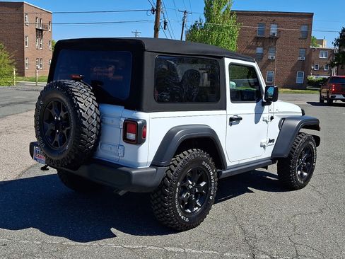 Used 2022 Jeep Wrangler Sport AWD/4WD image 6