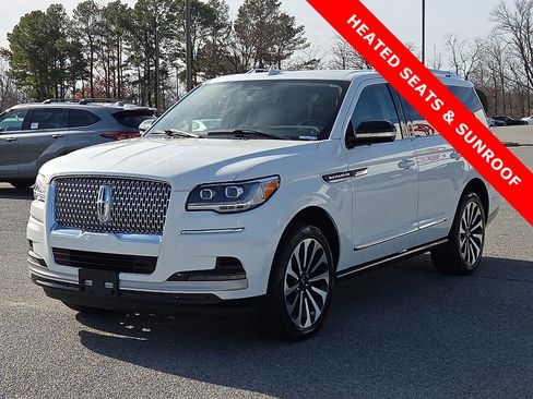 Used 2022 Lincoln Navigator Reserve image 2