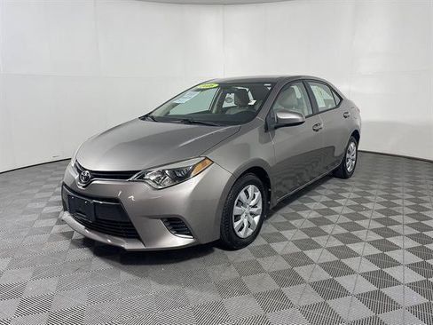Used 2016 Toyota Corolla LE FWD image 3