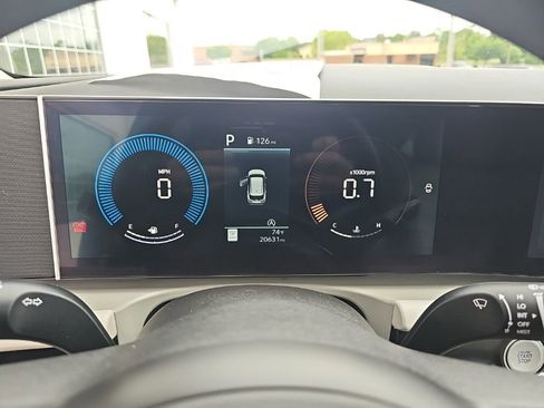 Used 2025 Hyundai Tucson SEL FWD image 14