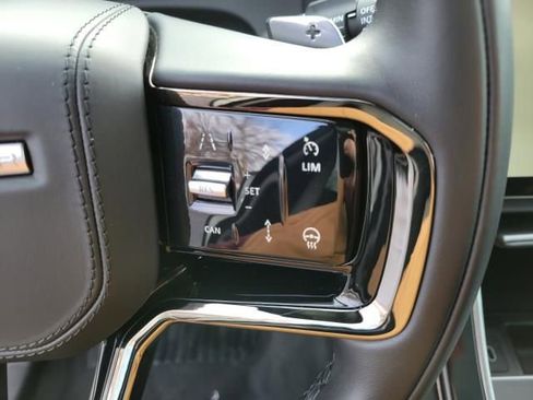 Used 2025 Land Rover Range Rover Velar Dynamic SE image 28