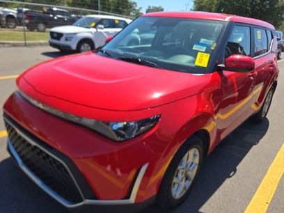 Certified 2025 Kia Soul LX w/ LX Technology Package