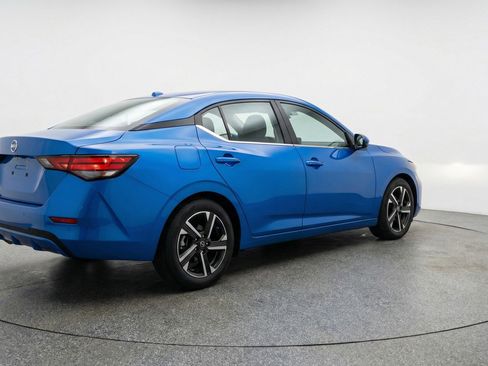 Used 2025 Nissan Sentra SV FWD image 9